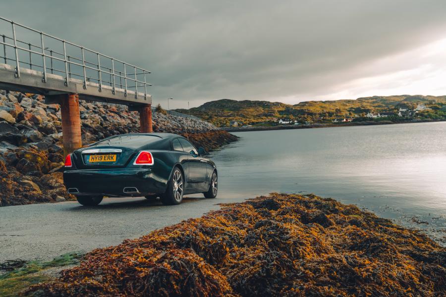  Rolls-Royce Wraith 2016 года  (UK) (фото 2 из 18)